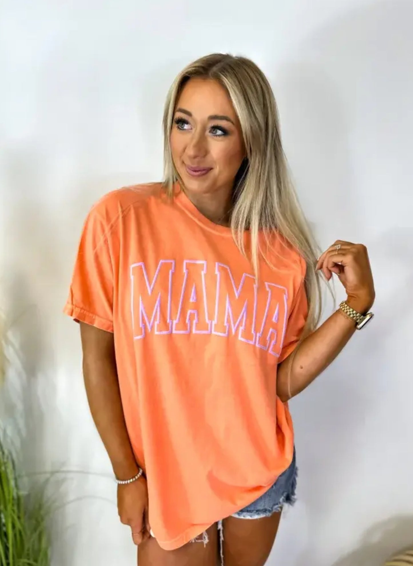 Mama Graphic Tee (Preorder)